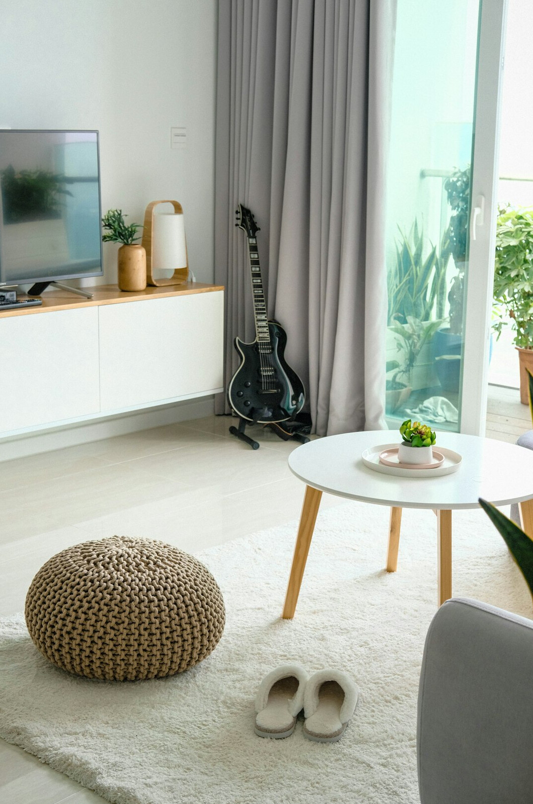 tidy living room with neat furniture